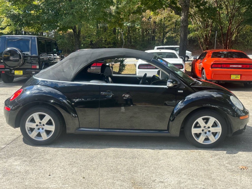 2007 Volkswagen Beetle Image 9