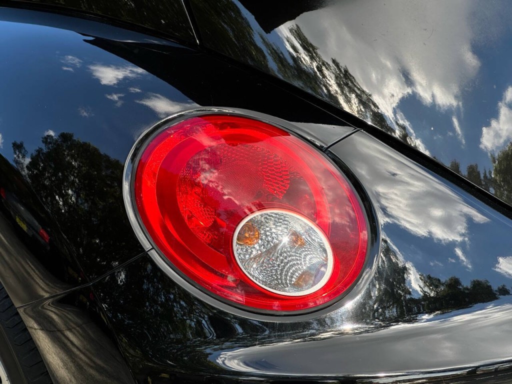 2007 Volkswagen Beetle Image 28