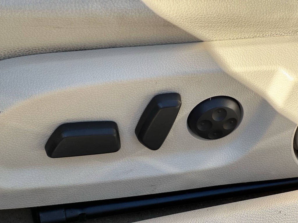 2014 Volkswagen Eos Image 25