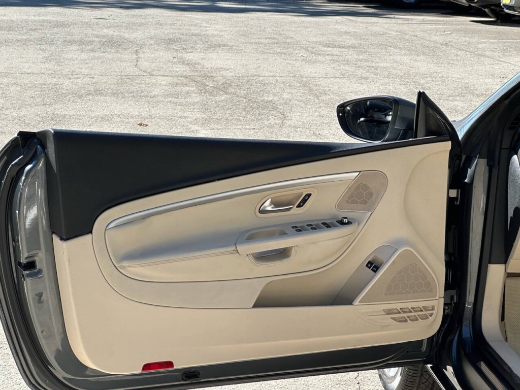 2014 Volkswagen Eos Image 11