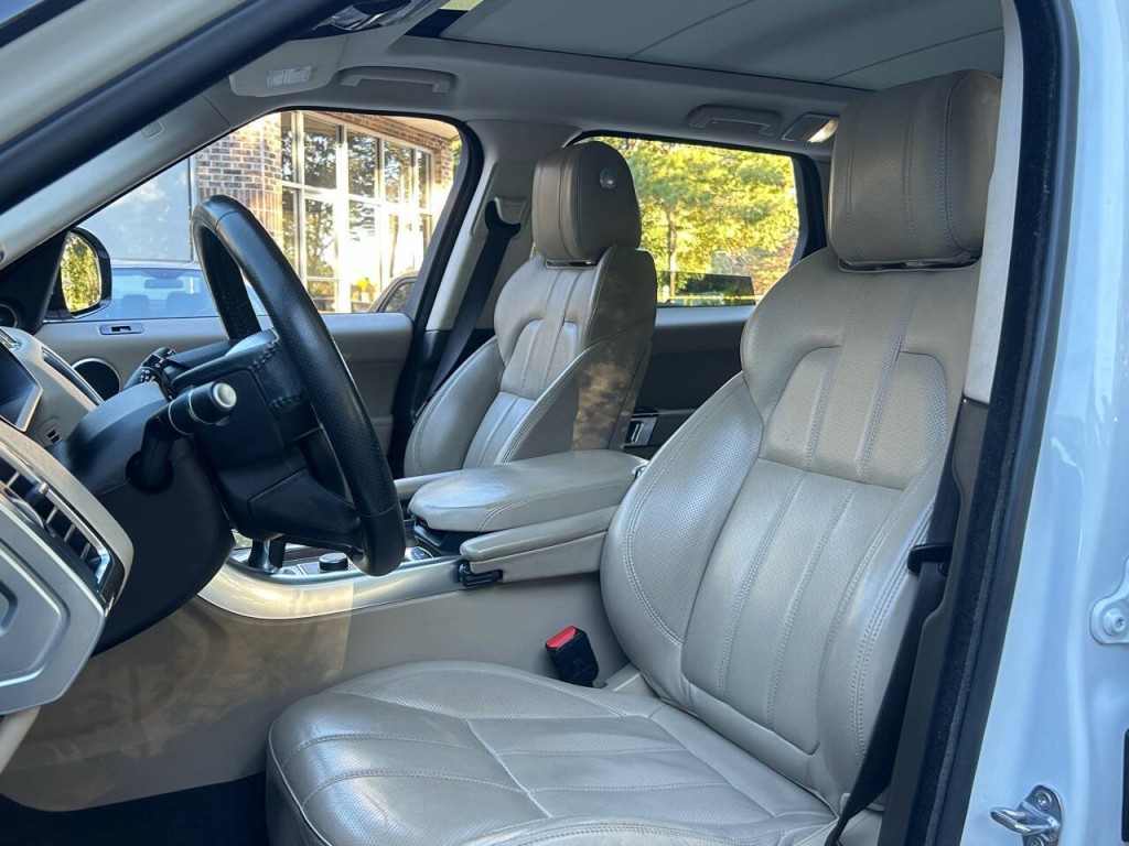 2017 Land Rover Range Rover Sport Image 3