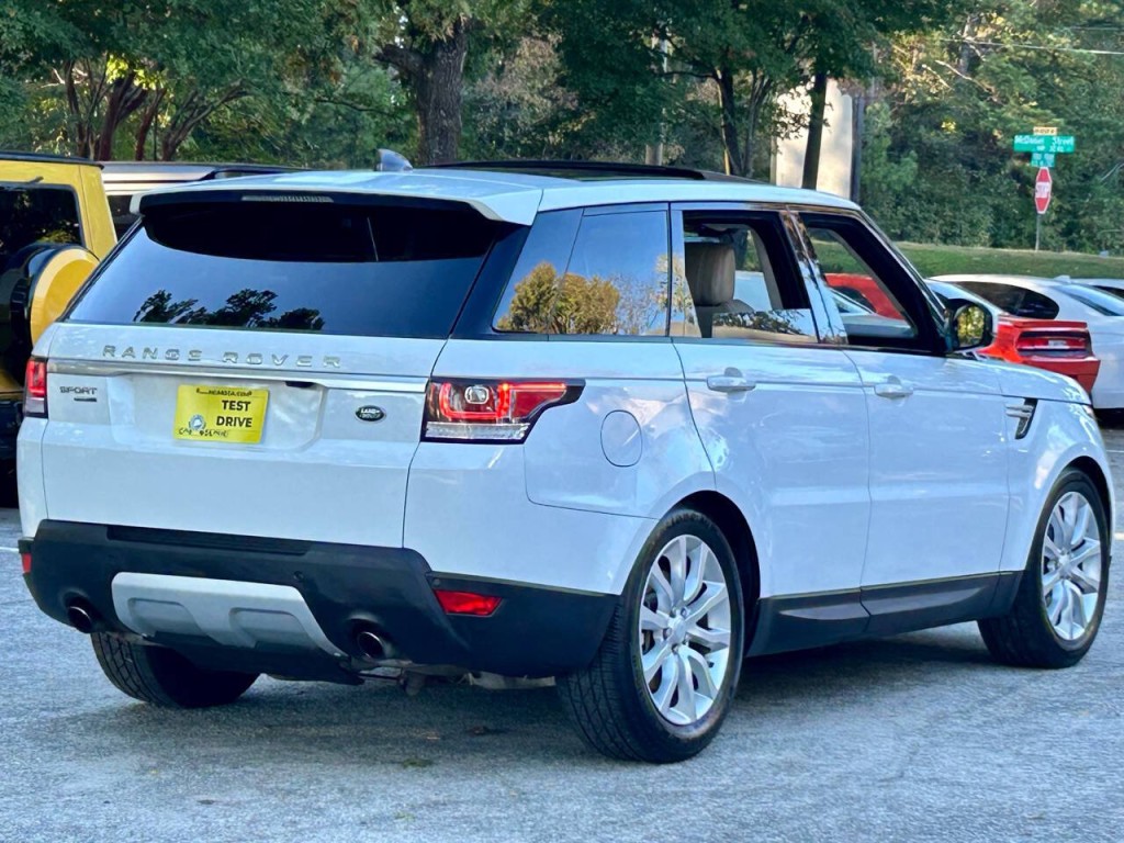 2017 Land Rover Range Rover Sport Image 9