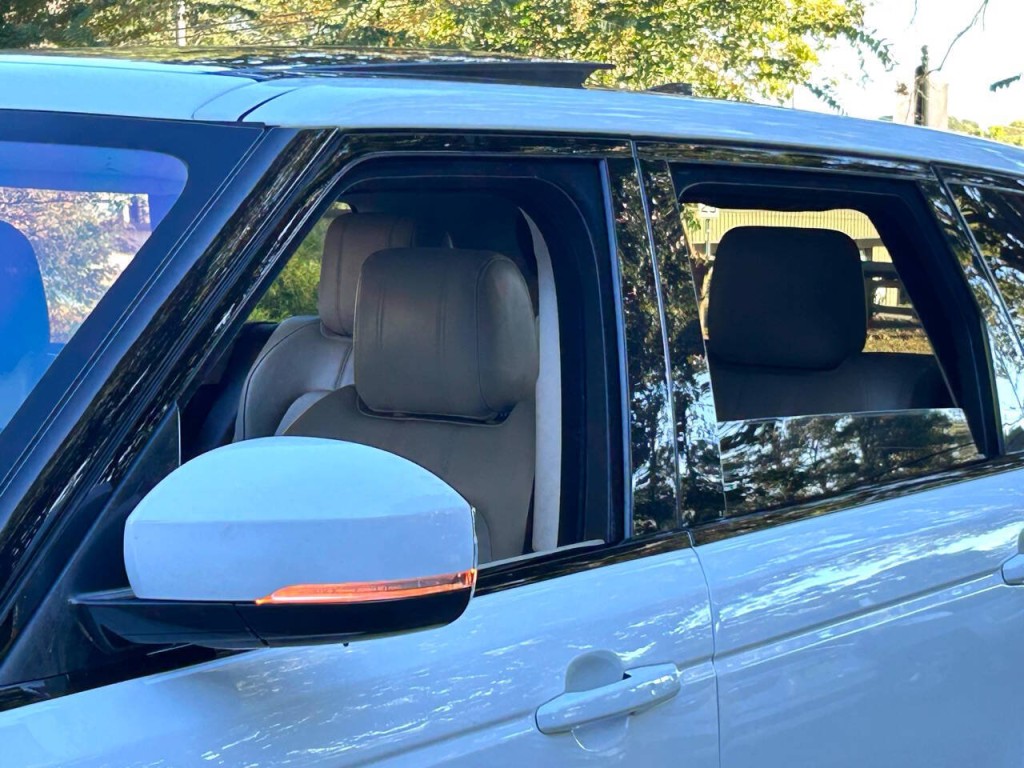 2017 Land Rover Range Rover Sport Image 21
