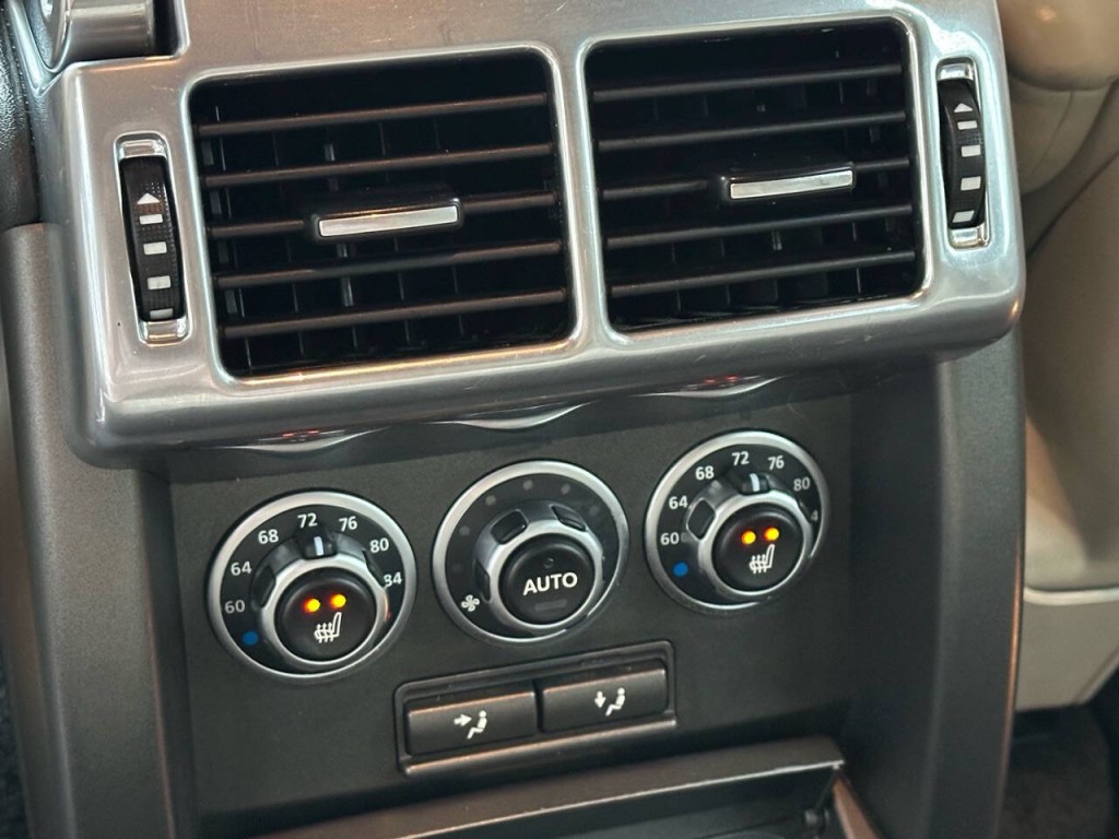 2012 Land Rover Range Rover Image 19