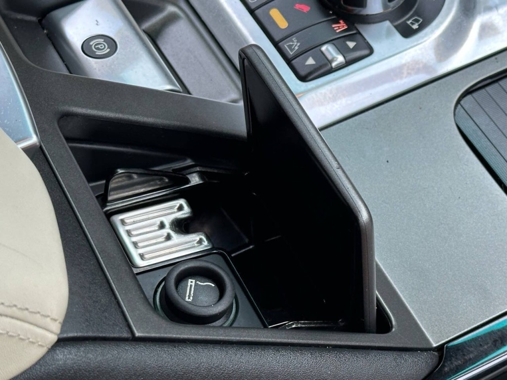 2012 Land Rover Range Rover Image 26