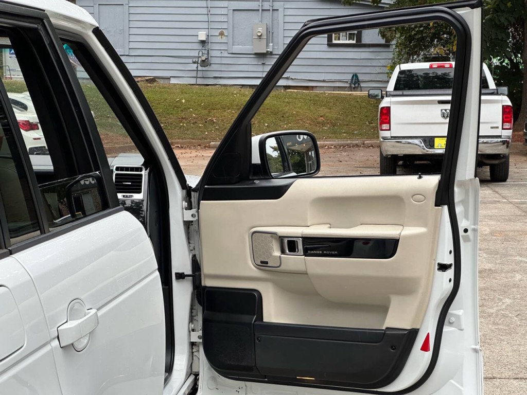 2012 Land Rover Range Rover Image 27