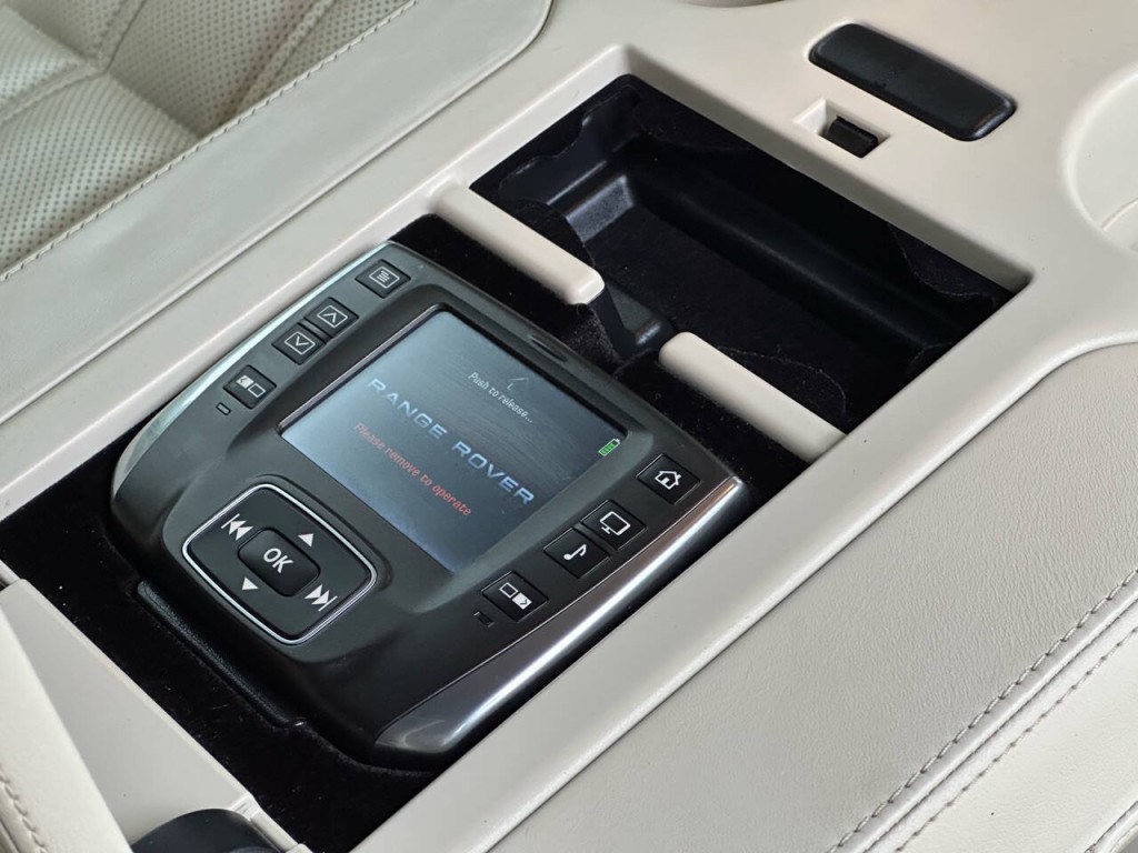 2012 Land Rover Range Rover Image 28