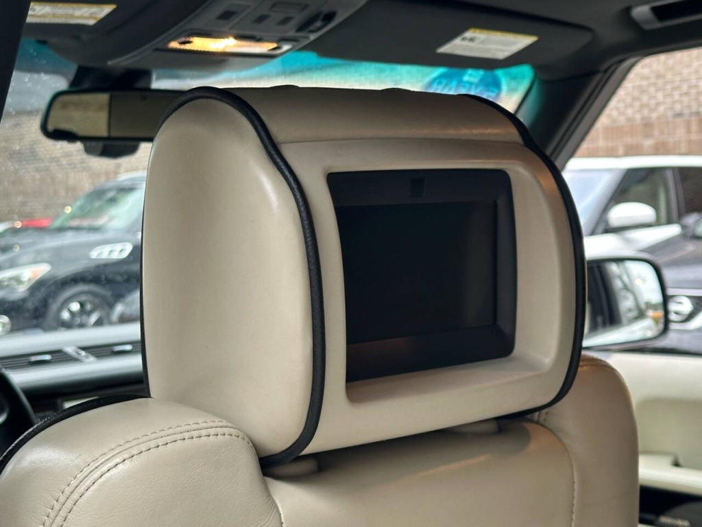 2012 Land Rover Range Rover Image 30