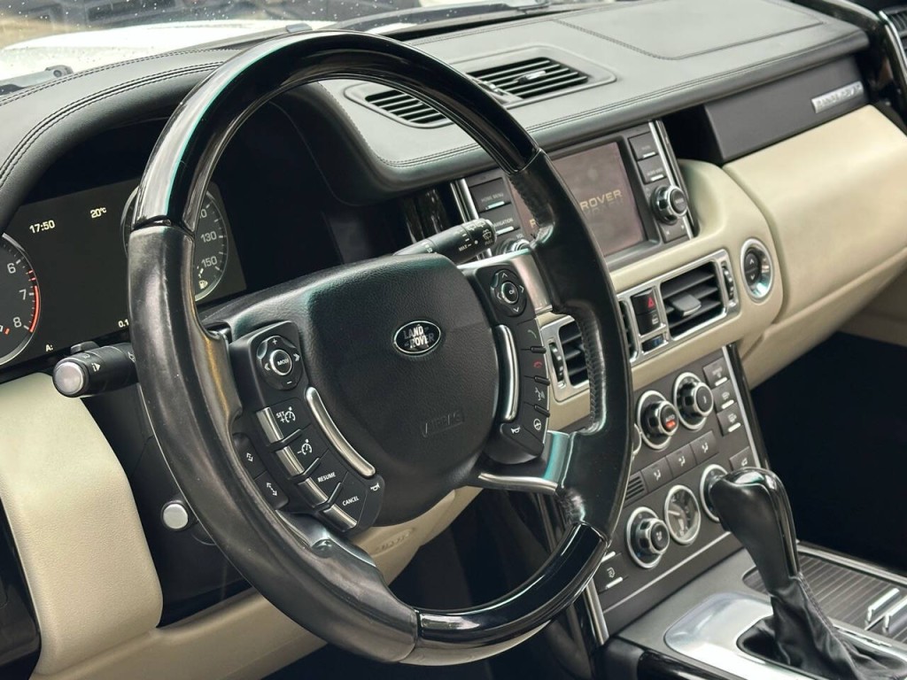2012 Land Rover Range Rover Image 32