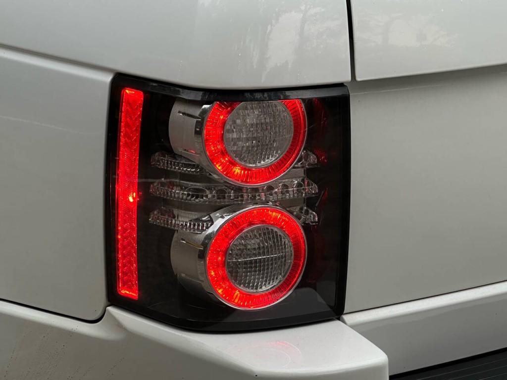 2012 Land Rover Range Rover Image 34