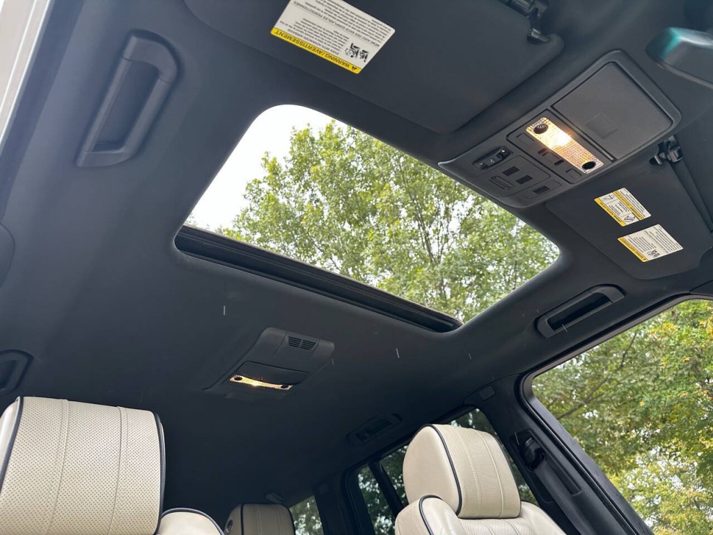 2012 Land Rover Range Rover Image 43