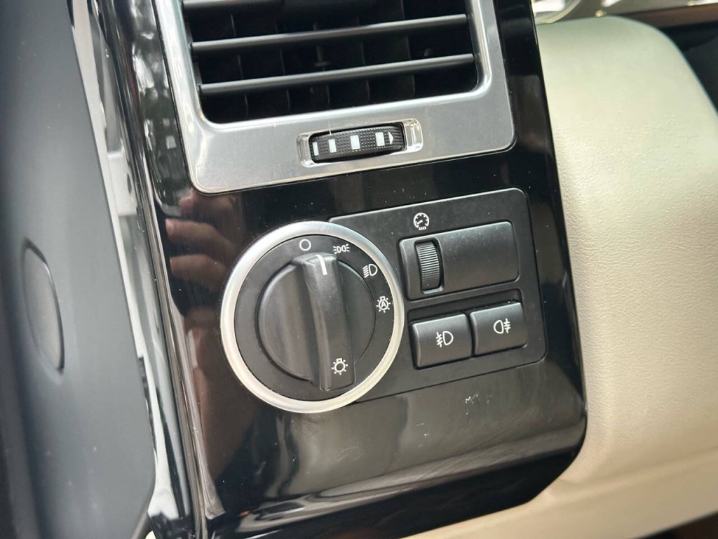 2012 Land Rover Range Rover Image 49