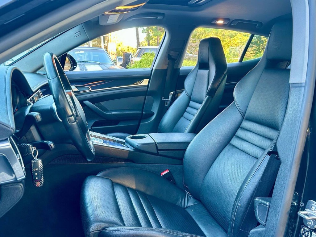 2010 Porsche Panamera Image 3