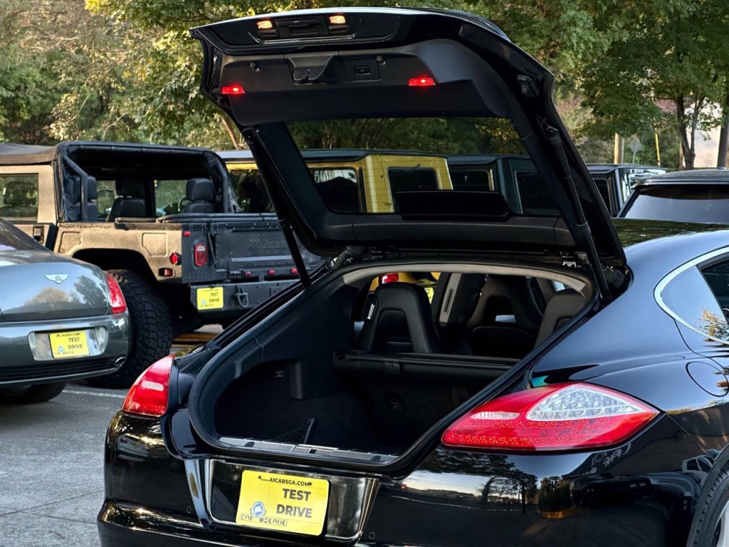 2010 Porsche Panamera Image 10