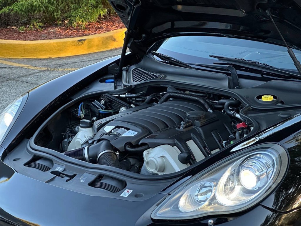 2010 Porsche Panamera Image 11