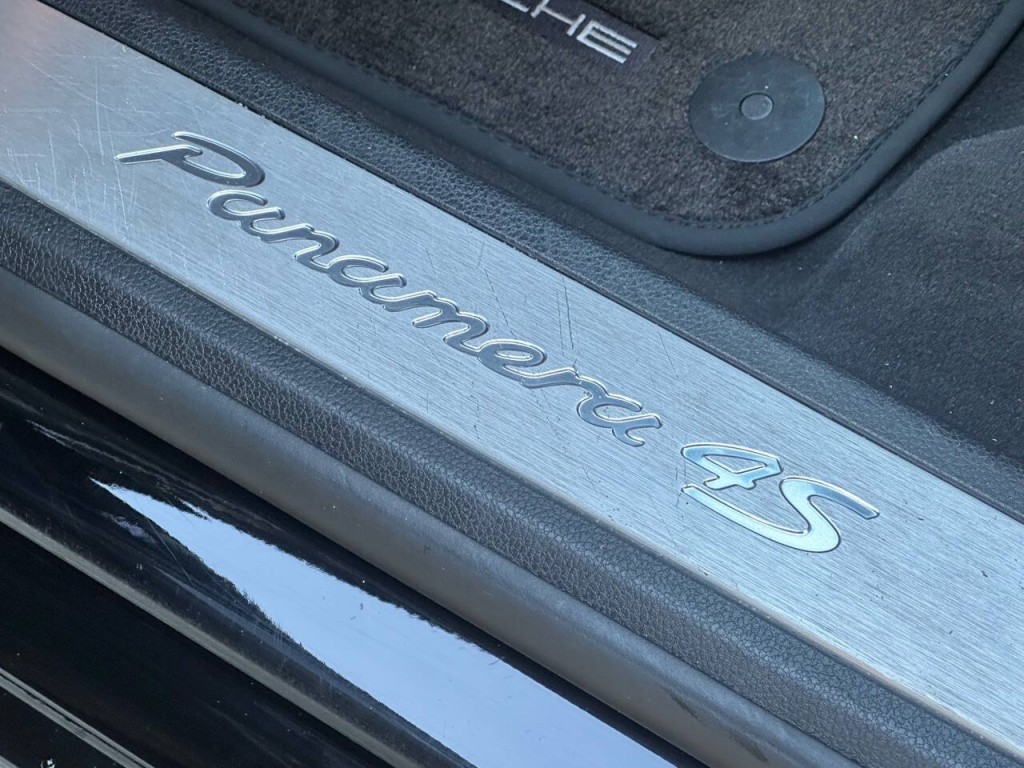 2010 Porsche Panamera Image 13