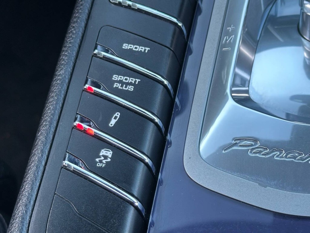 2010 Porsche Panamera Image 27