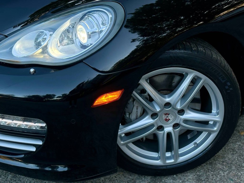 2010 Porsche Panamera Image 30