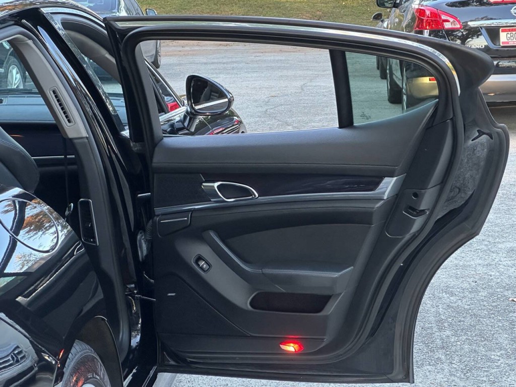 2010 Porsche Panamera Image 39