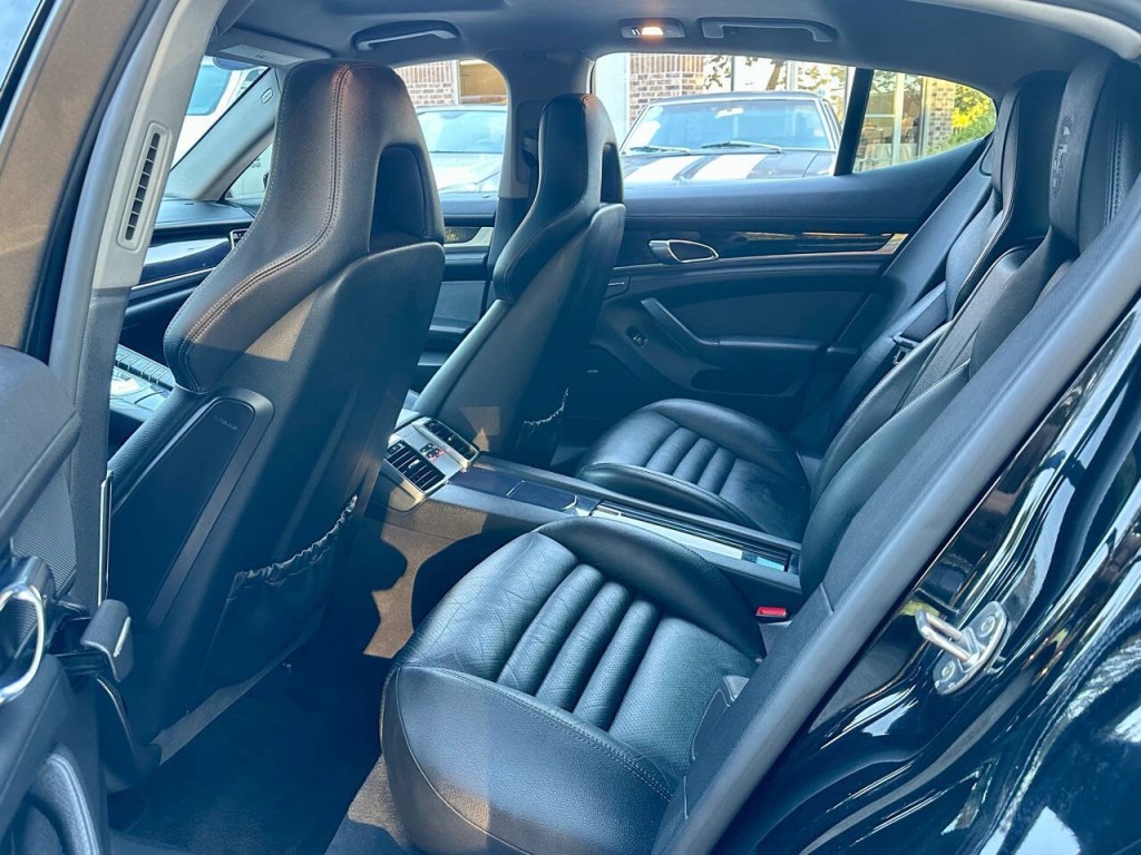 2010 Porsche Panamera Image 40