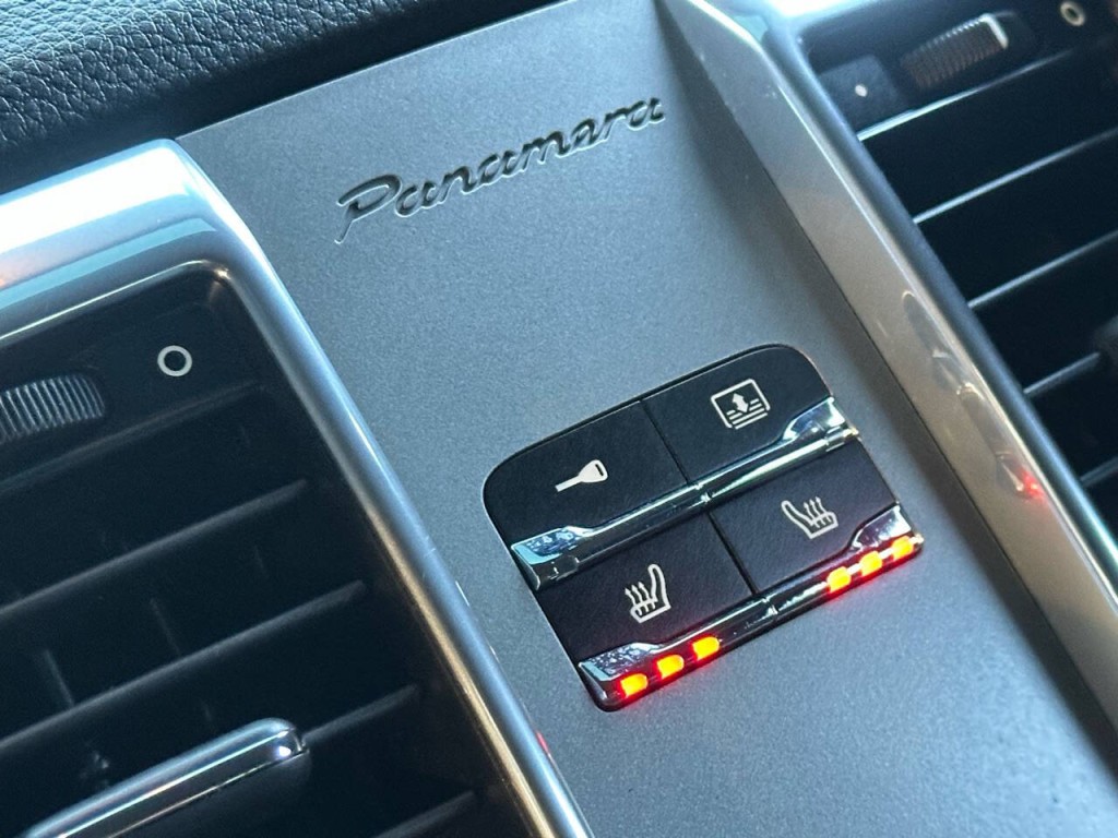 2010 Porsche Panamera Image 43