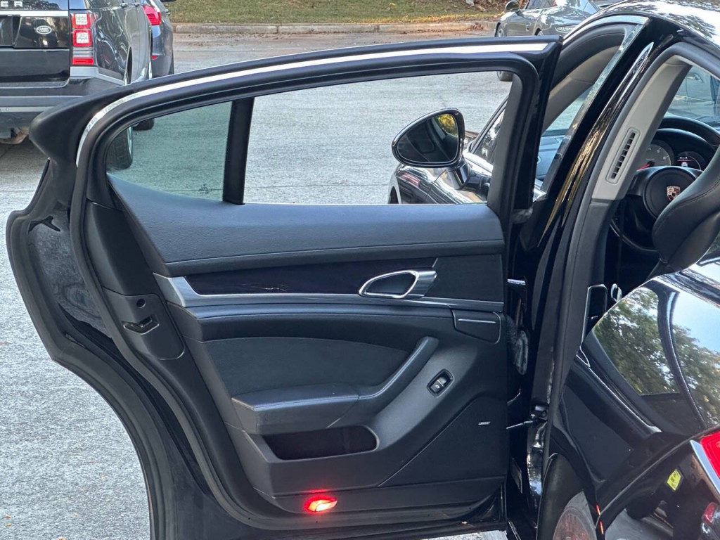 2010 Porsche Panamera Image 46