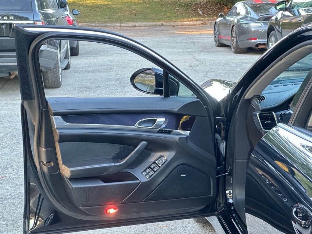 2010 Porsche Panamera Image 47