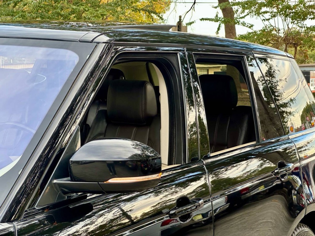 2014 Land Rover Range Rover Image 12