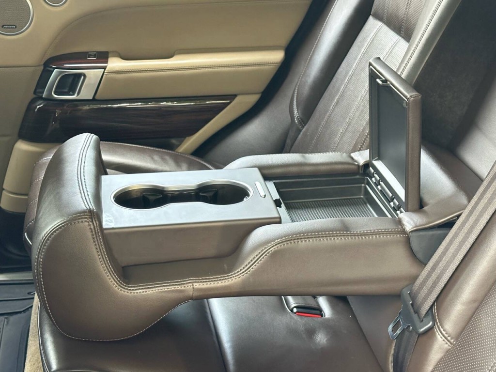 2014 Land Rover Range Rover Image 16