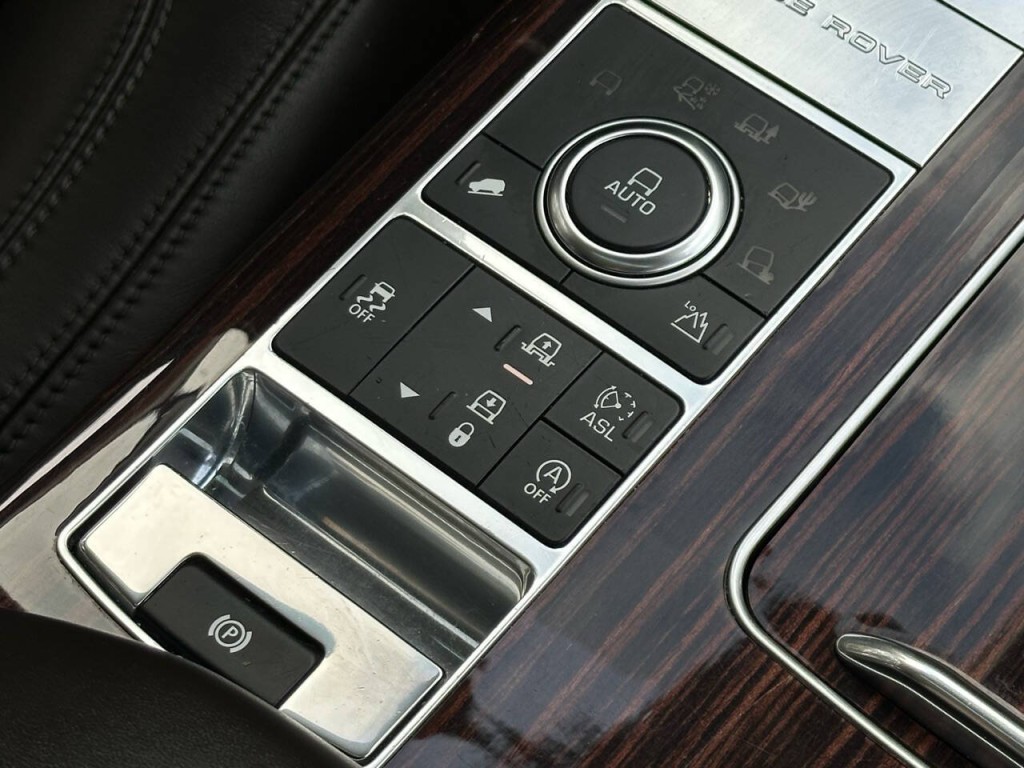 2014 Land Rover Range Rover Image 19