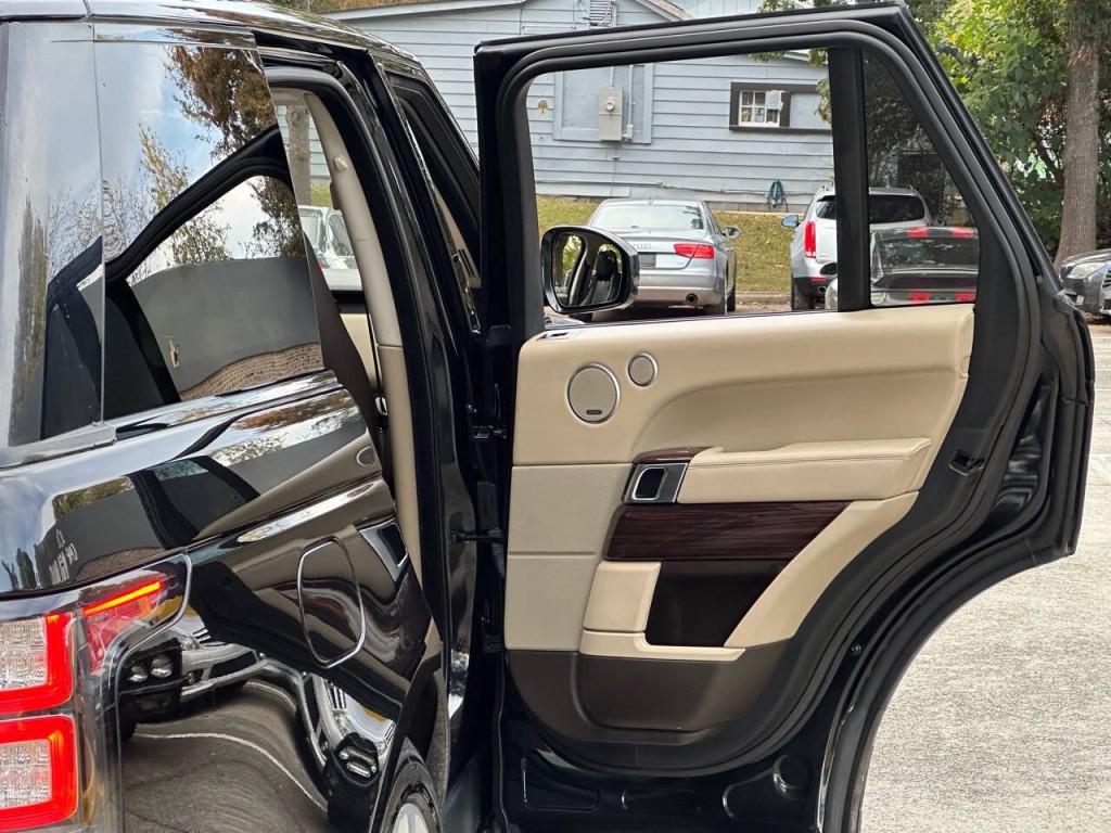 2014 Land Rover Range Rover Image 20