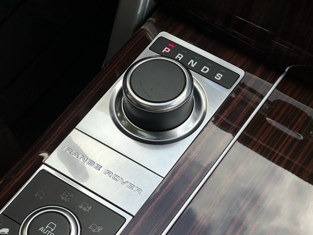 2014 Land Rover Range Rover Image 21