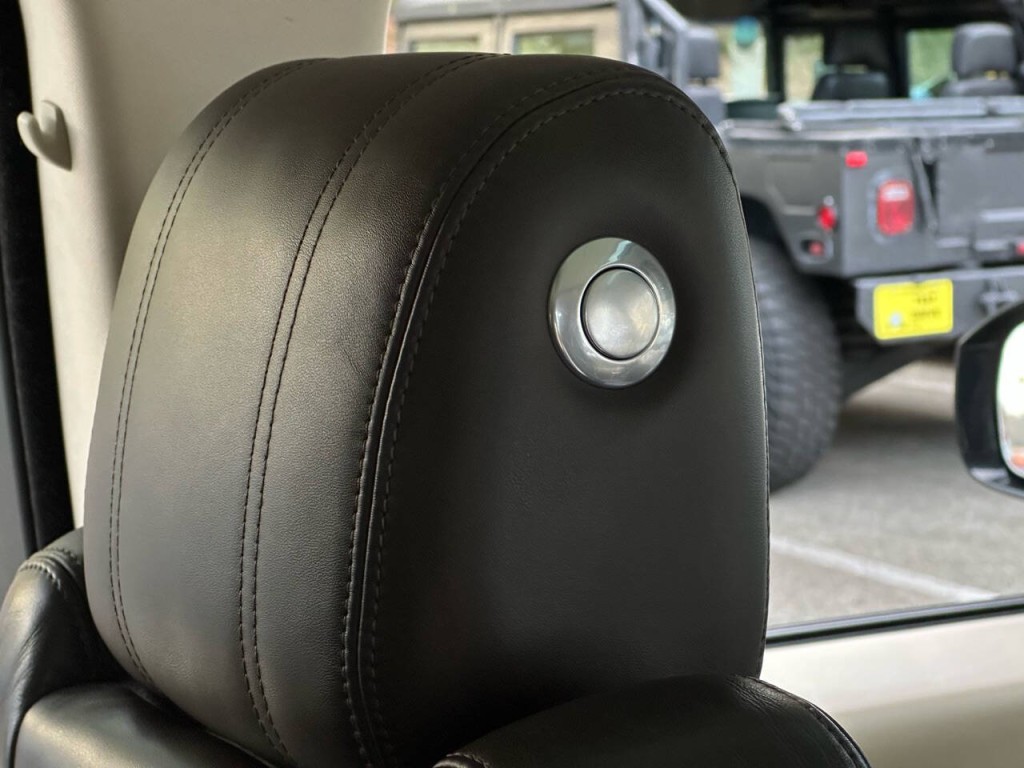 2014 Land Rover Range Rover Image 24