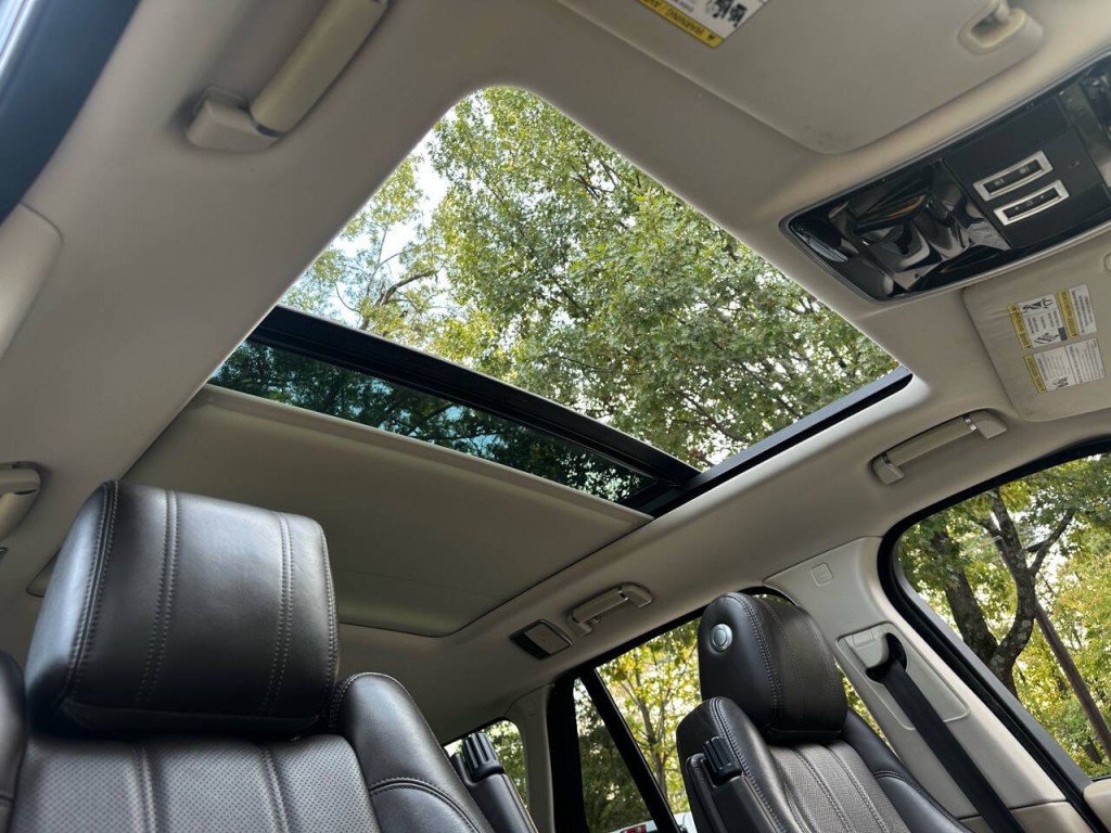 2014 Land Rover Range Rover Image 26