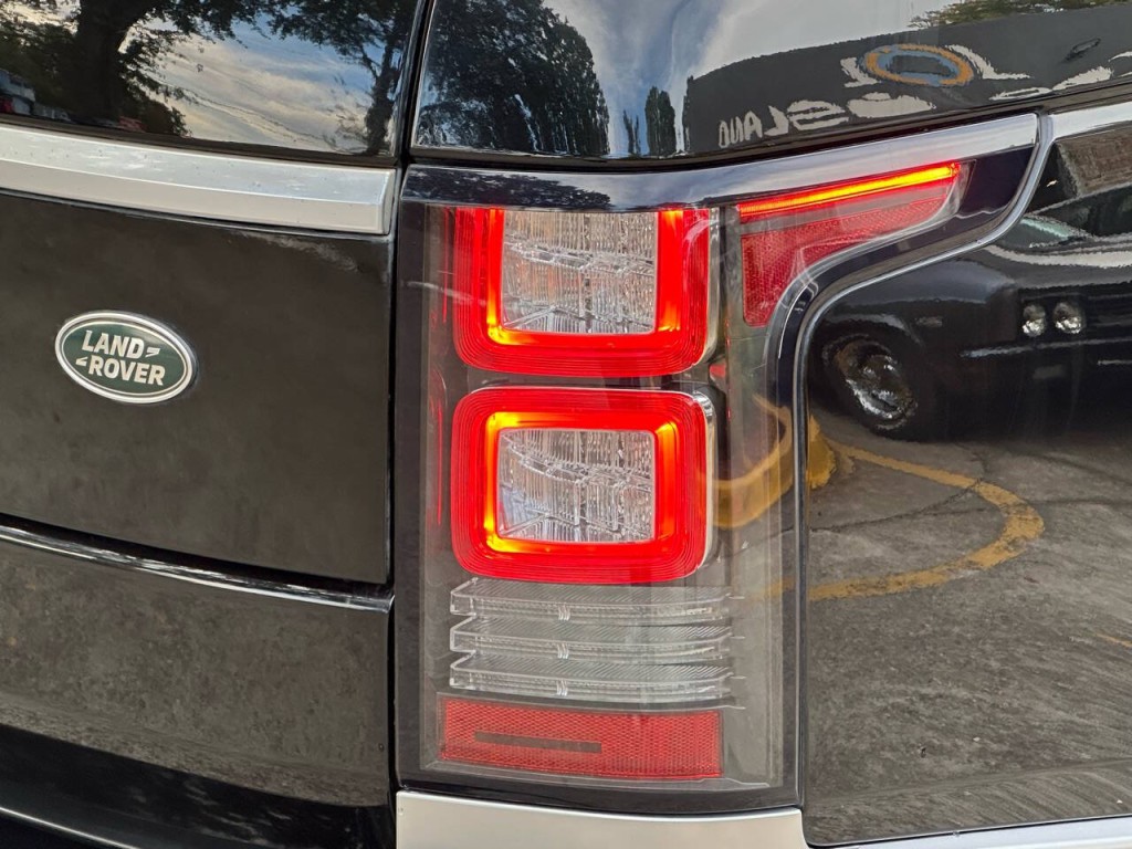 2014 Land Rover Range Rover Image 32