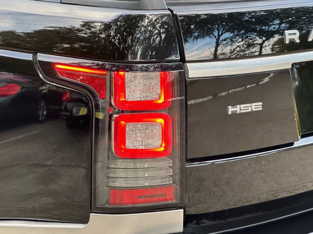 2014 Land Rover Range Rover Image 35