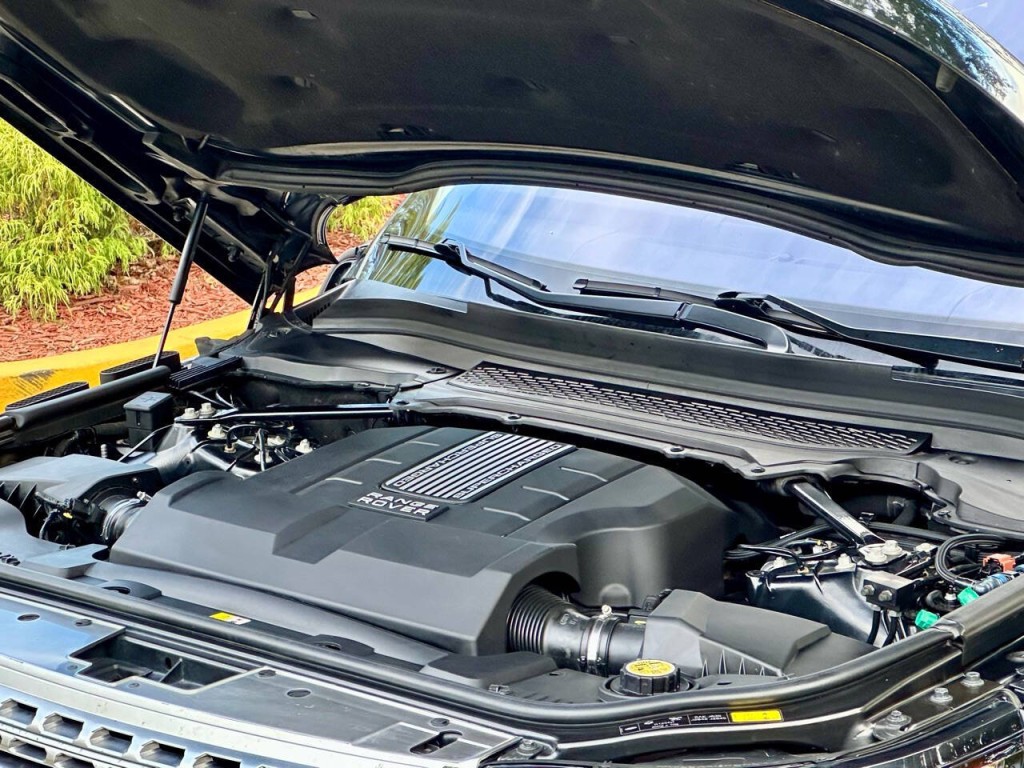 2014 Land Rover Range Rover Image 37