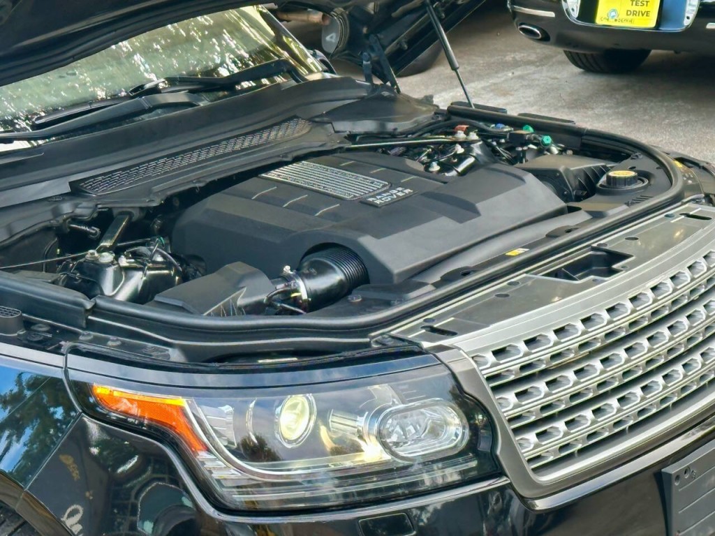 2014 Land Rover Range Rover Image 38