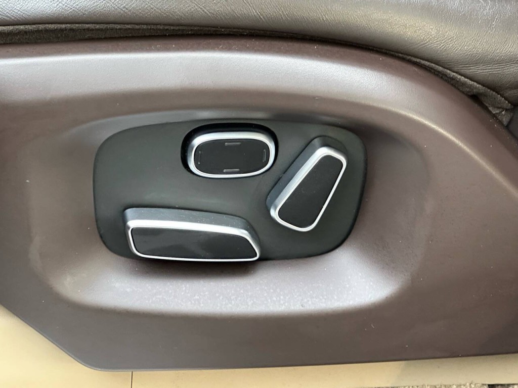 2014 Land Rover Range Rover Image 41