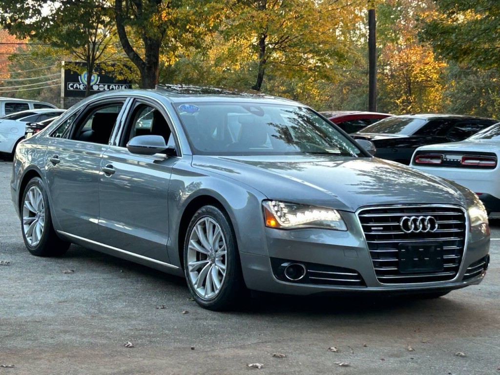 2011 Audi A8 Image 9