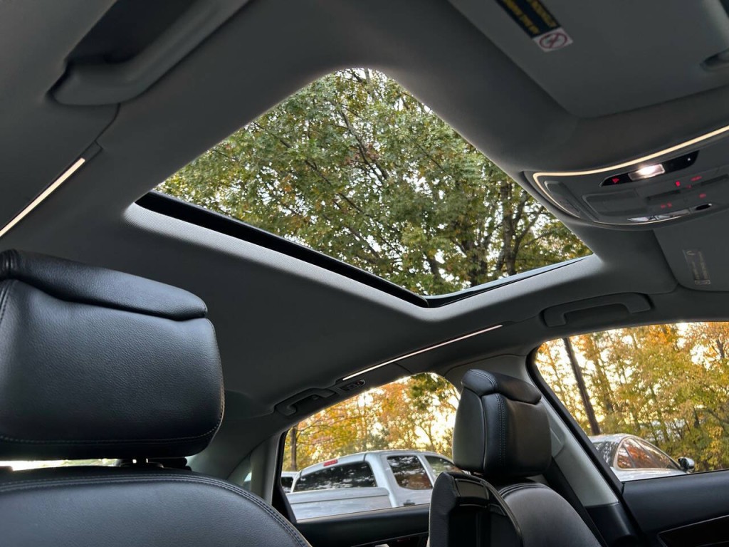 2011 Audi A8 Image 28