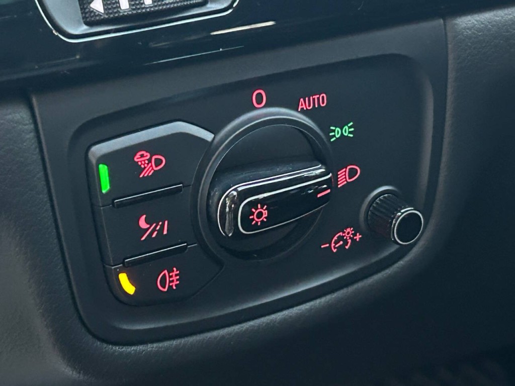 2011 Audi A8 Image 29