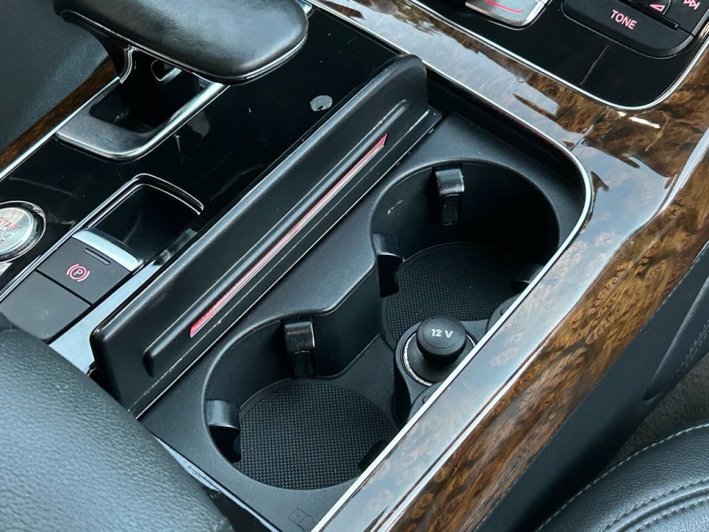 2011 Audi A8 Image 36