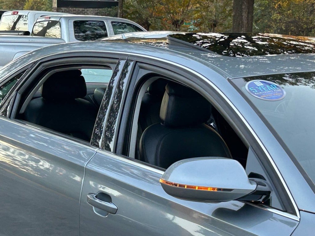 2011 Audi A8 Image 41