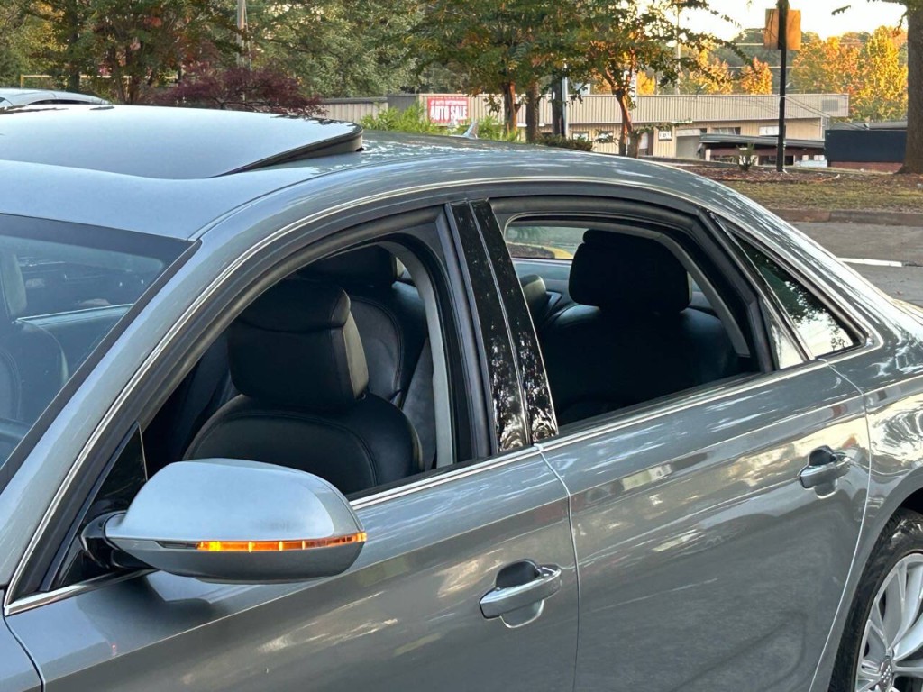 2011 Audi A8 Image 46