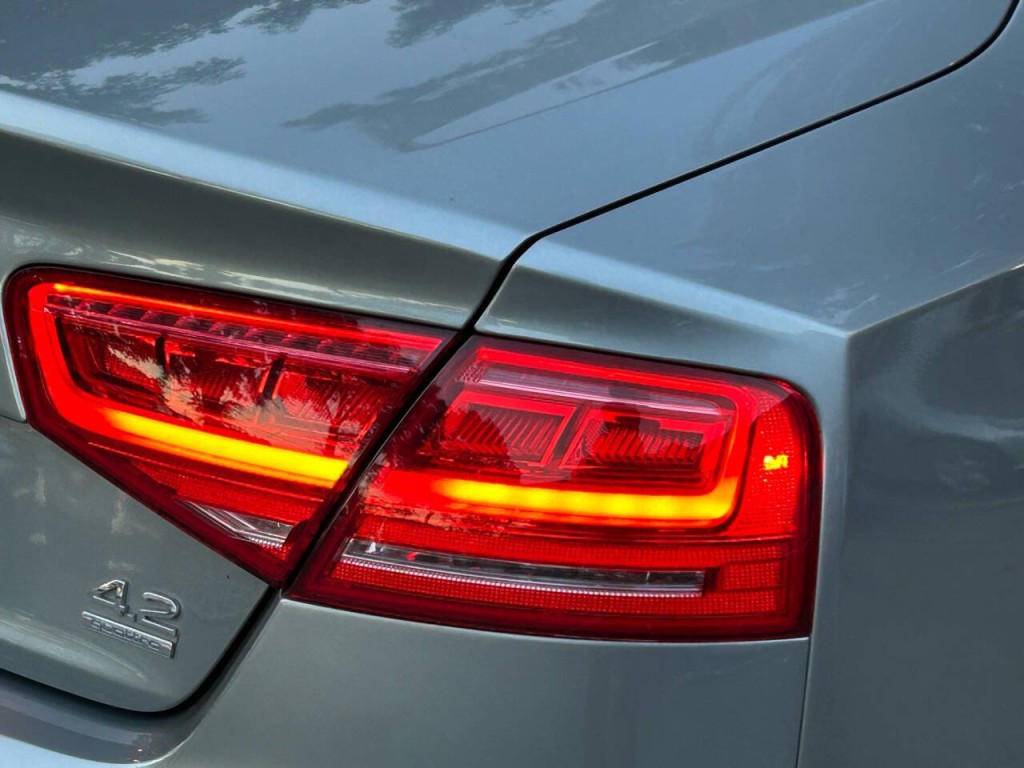 2011 Audi A8 Image 47