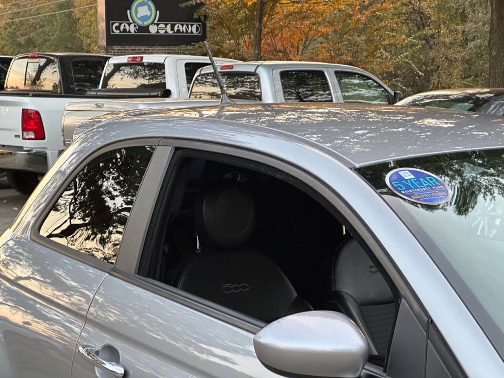 2015 FIAT 500 Image 8