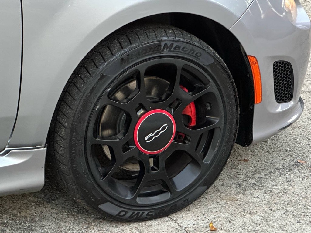 2015 FIAT 500 Image 10