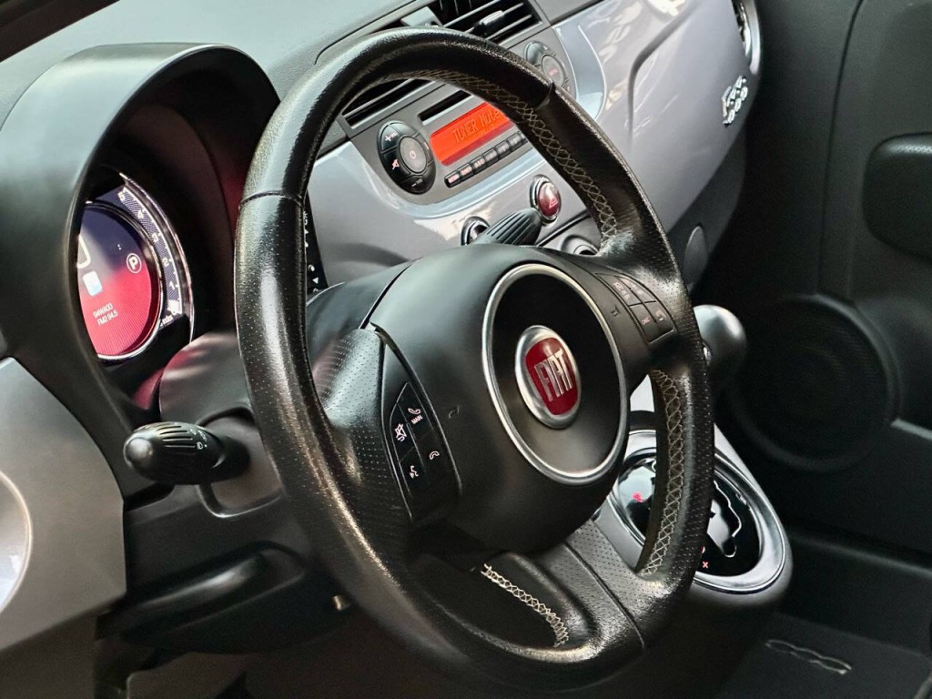 2015 FIAT 500 Image 16