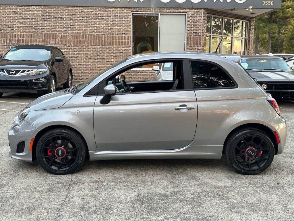 2015 FIAT 500 Image 28